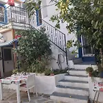 Zümrüt butik bodrum