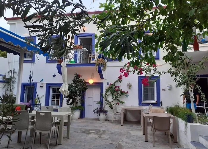 Zümrüt butik bodrum